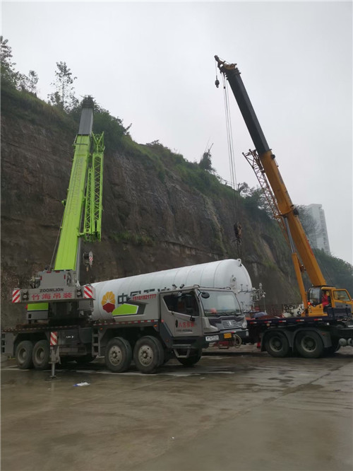 紫金县“不怕风雨冻”—— 吊车的 “恶劣环境适应” 技术